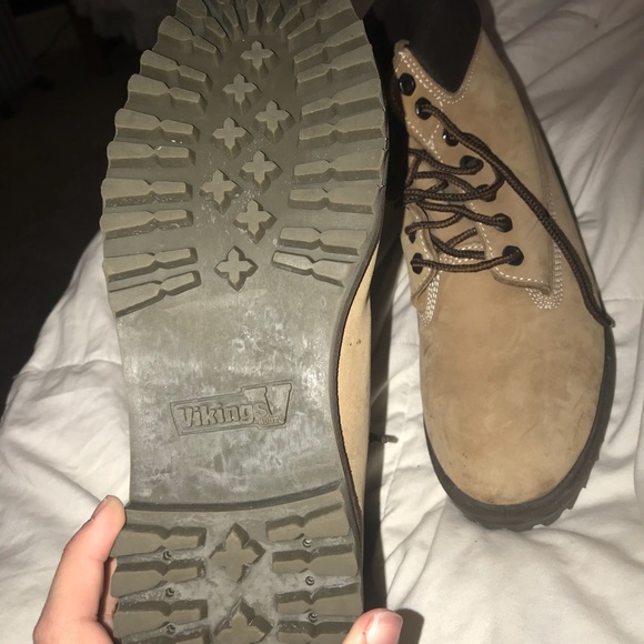 vikings boots - Picture 3 of 5